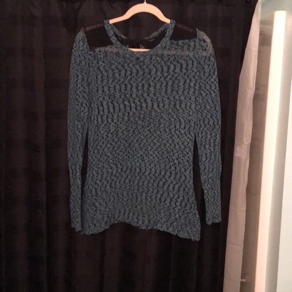 Women’s size Large Tiel sweater - Picture 1 of 2